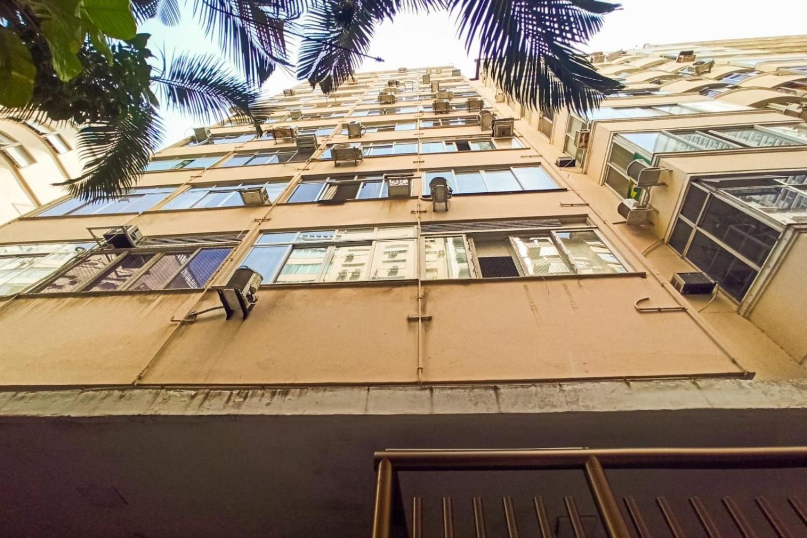 Apartamento A 60m Da De Copacabana | As 76/810 *